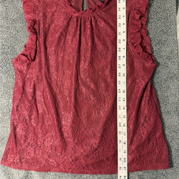 Express Women's Red Lace Top - Picture 3 of 4